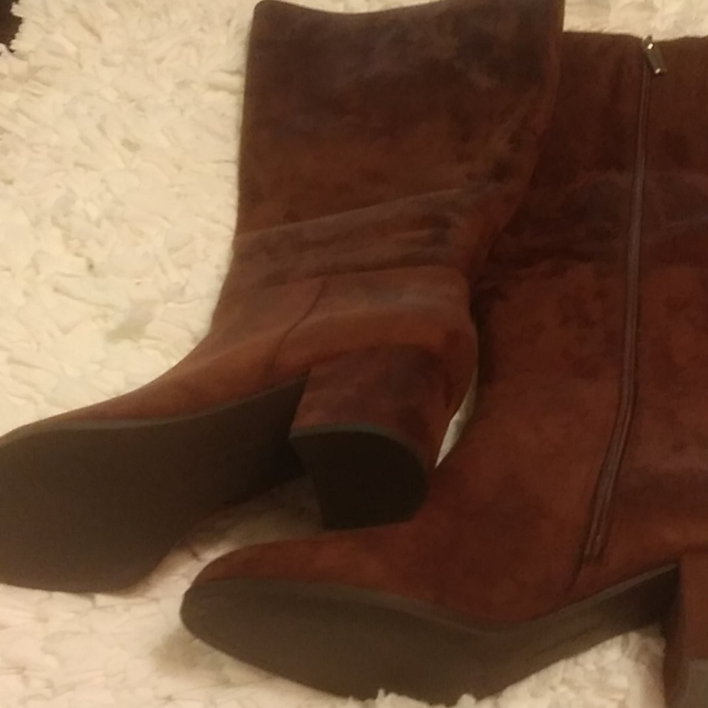 Boots - Picture 3 of 4